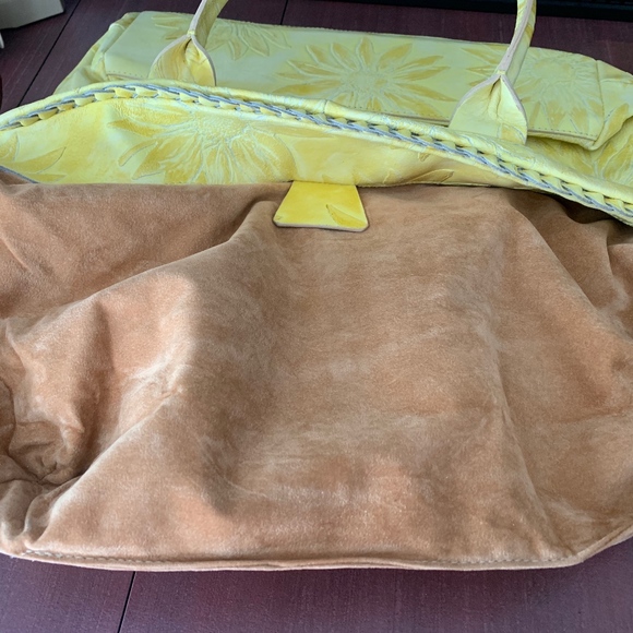 Falor embossed sunflower tote - Picture 5 of 8